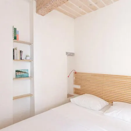 Apartment 2-star Close To Beaches And Amenities