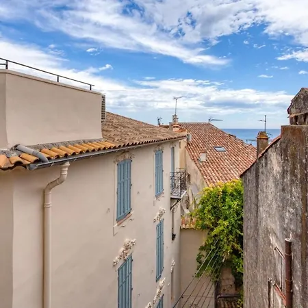 2-star Close To Beaches And Amenities Apartmán